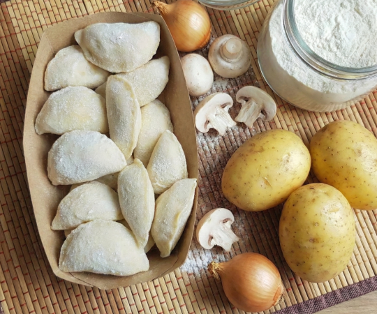 Вареники з картоплею і грибами пісні